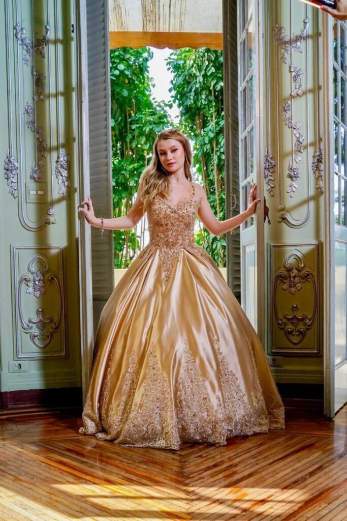 Vestido Valsa Dourado